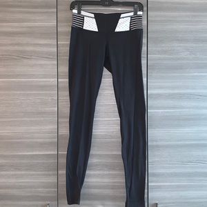 Lululemon Wunder Under Leggings, Size 6, Black